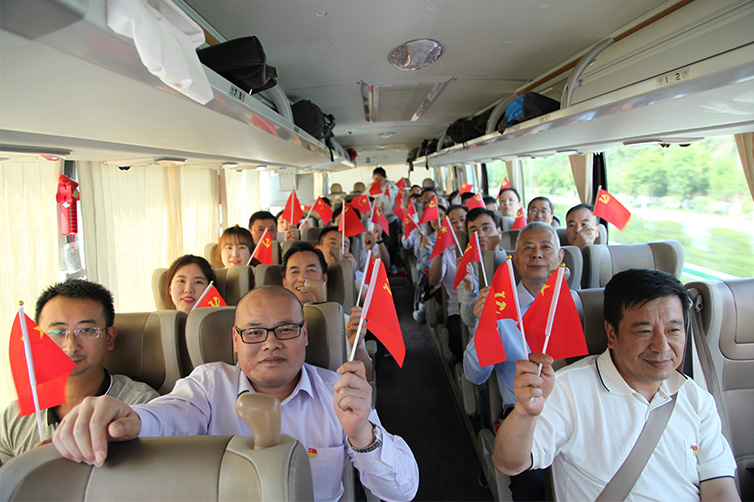 “永遠(yuǎn)跟黨走 奮進(jìn)新征程” 集團機關(guān)黨委組織開展主題黨日活動